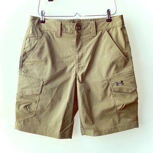 UNDER ARMOUR CARGO SHORTS WAIST 32